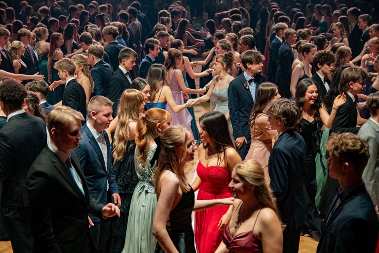 Bild zu Ballkartenvorverkauf für den Frühlingsball